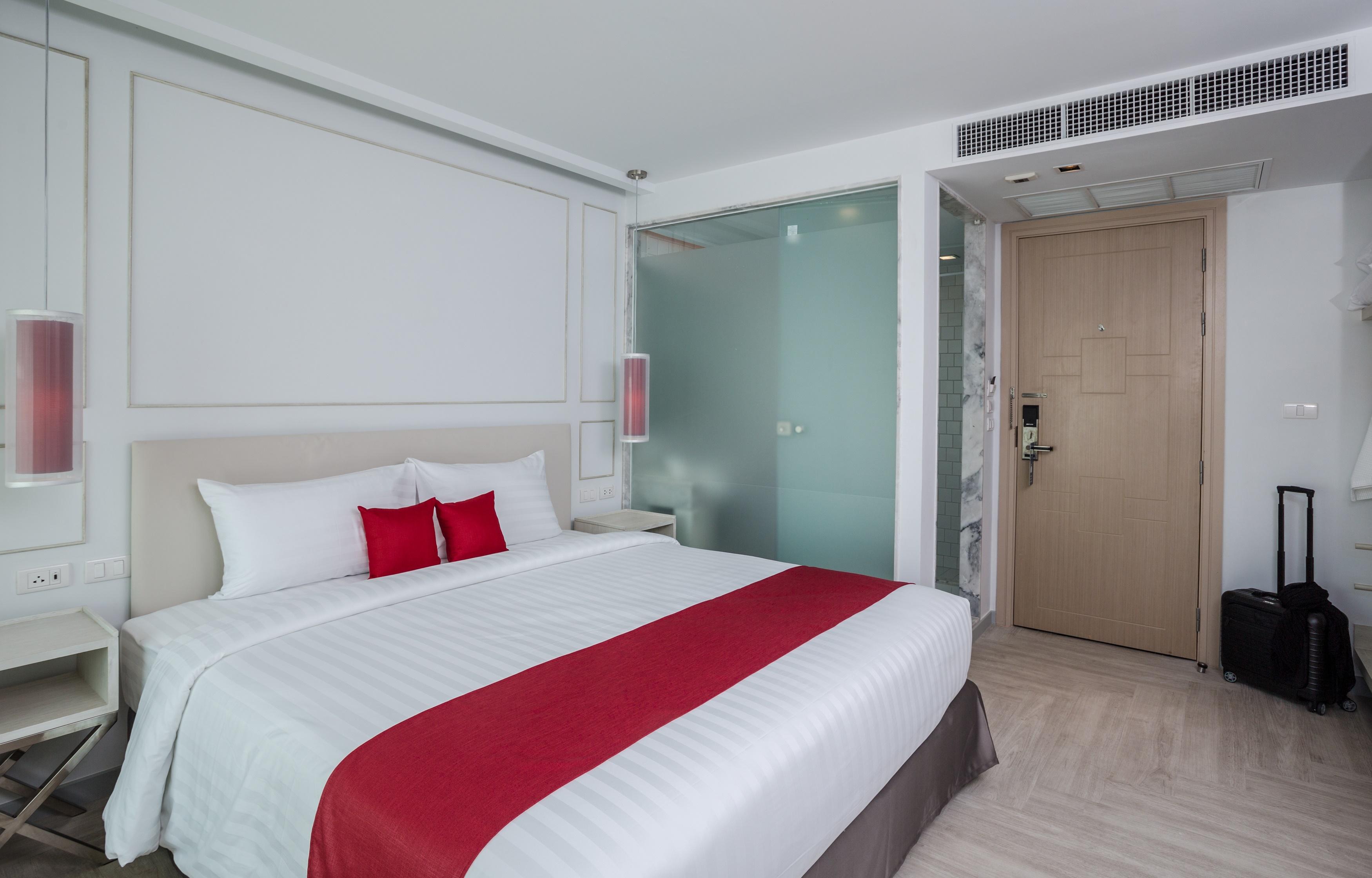 The Bloc Hotel Phuket - Sha Extra Plus Patong Екстериор снимка