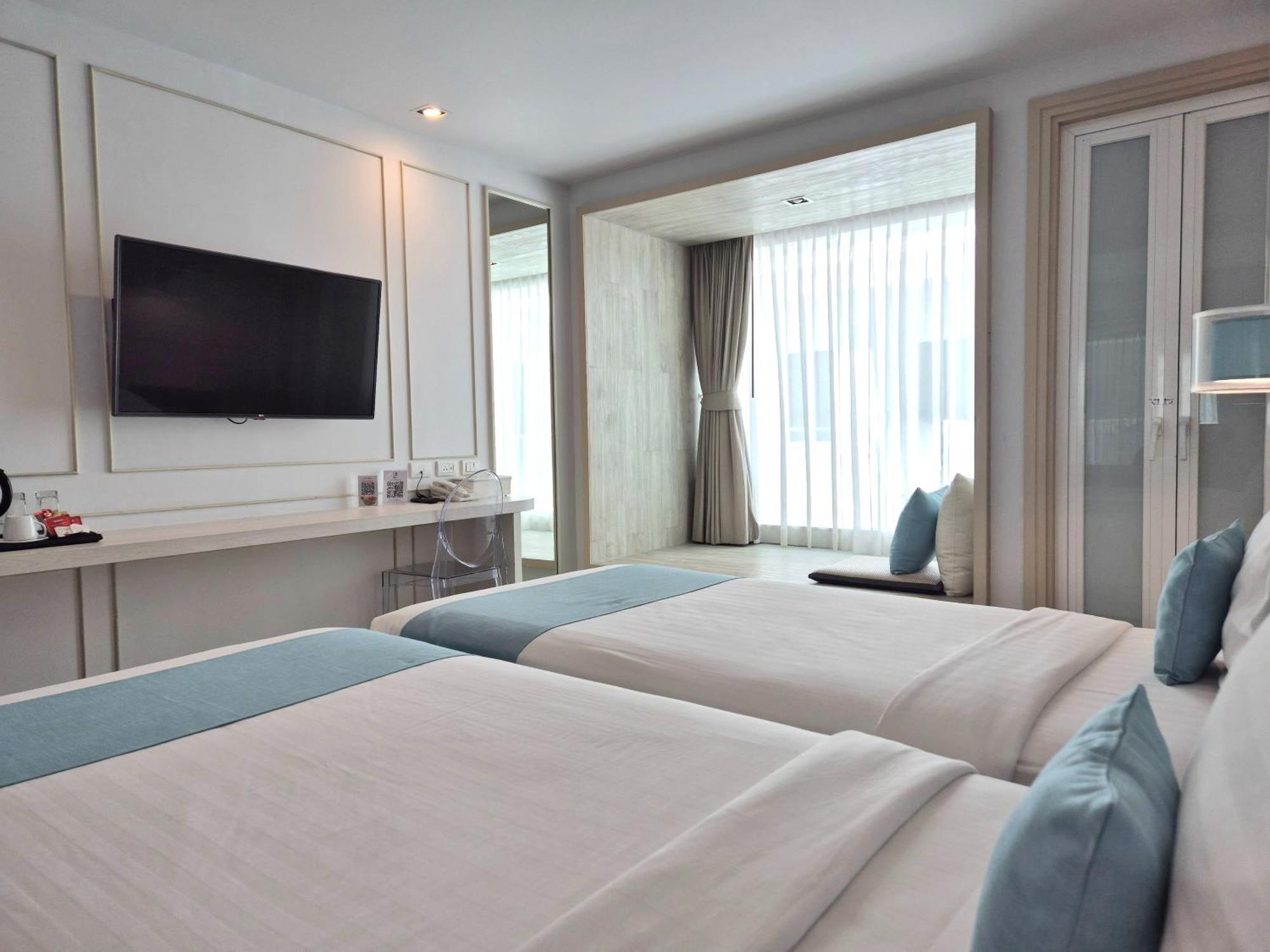 The Bloc Hotel Phuket - Sha Extra Plus Patong Екстериор снимка