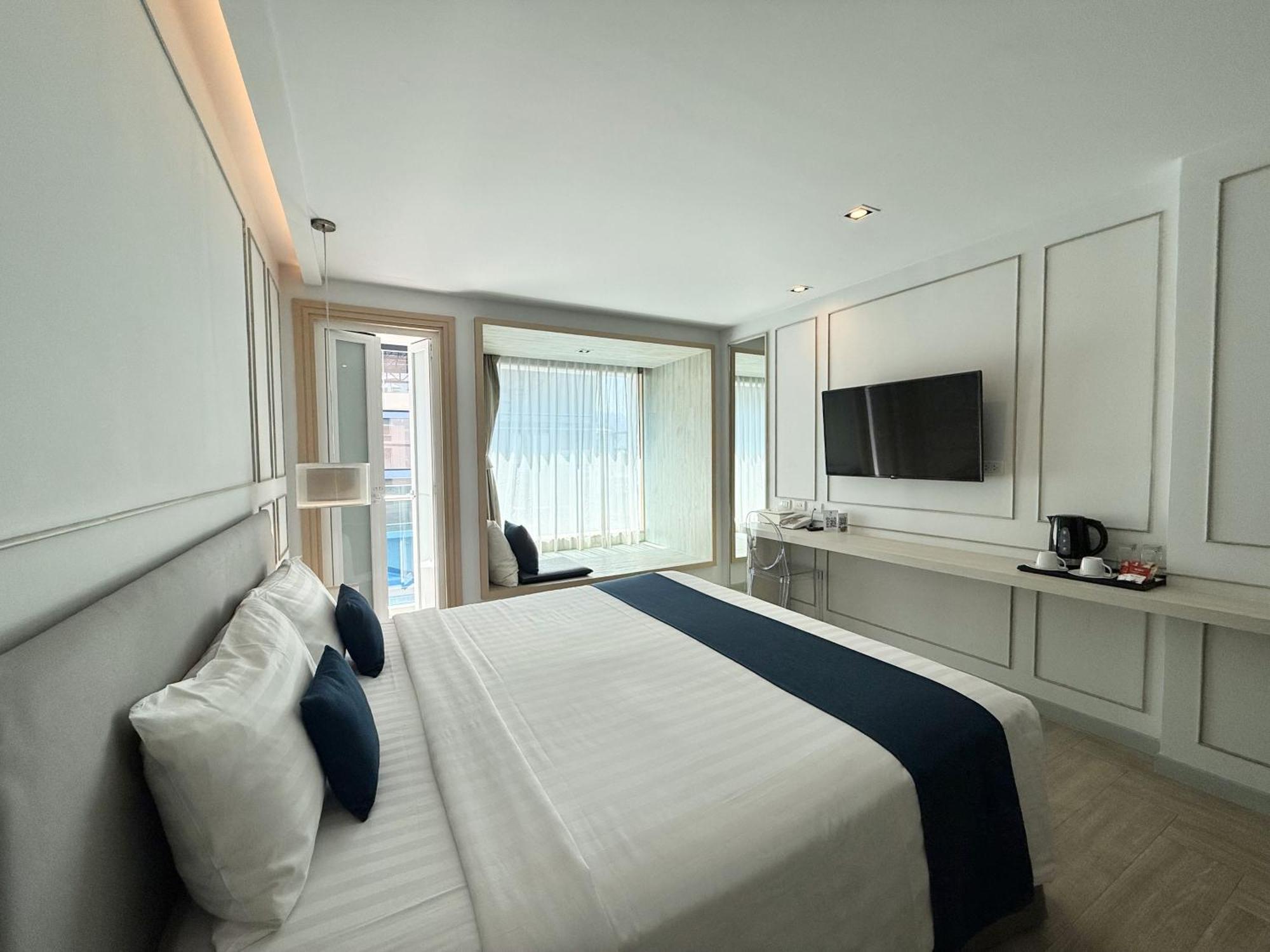 The Bloc Hotel Phuket - Sha Extra Plus Patong Екстериор снимка
