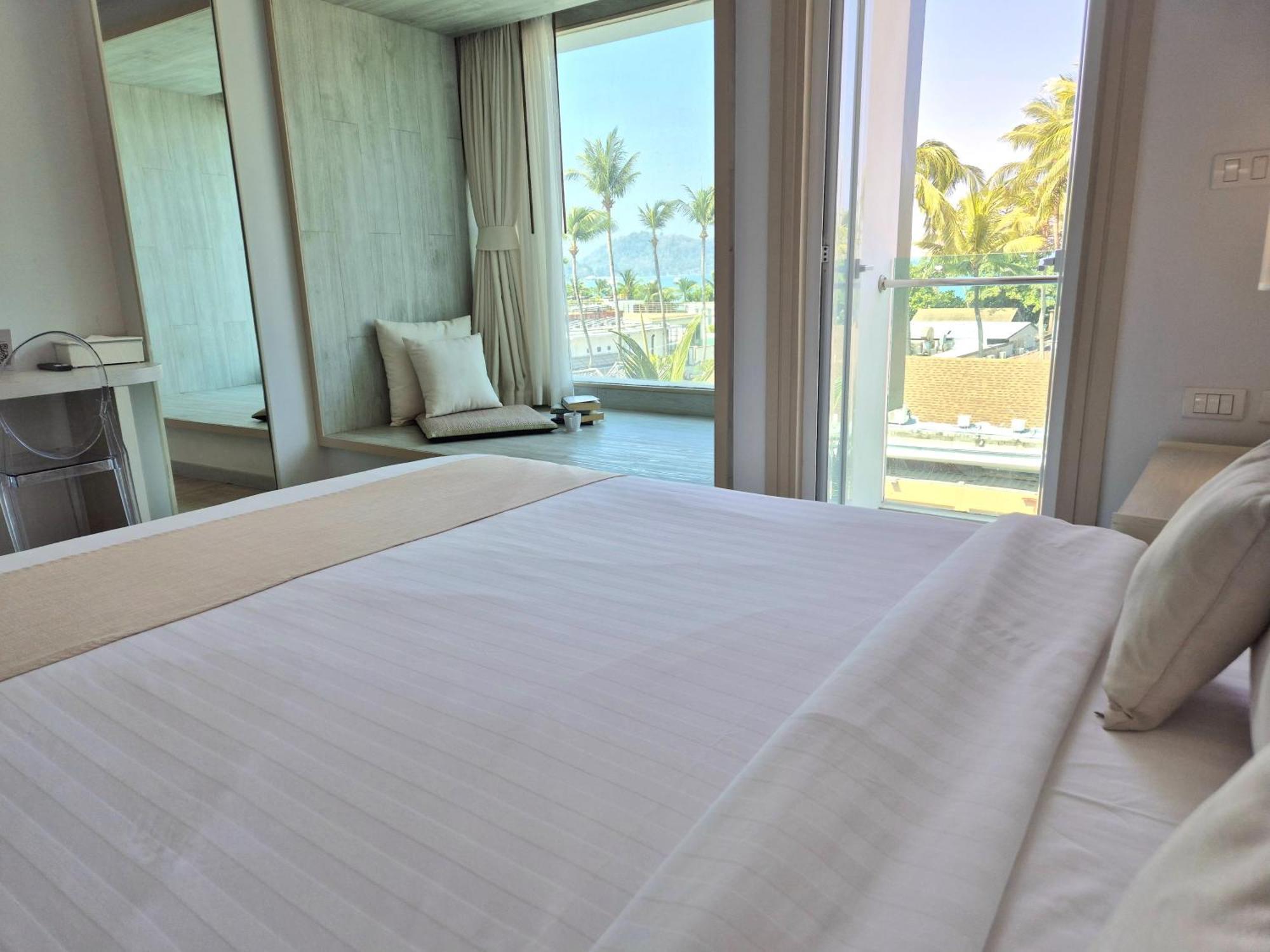 The Bloc Hotel Phuket - Sha Extra Plus Patong Екстериор снимка